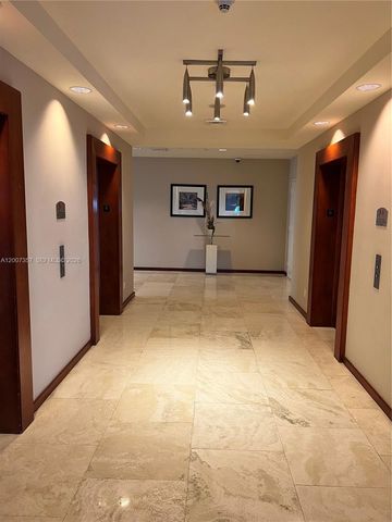 2475 Brickell Ave 2207, Miami, FL 33129