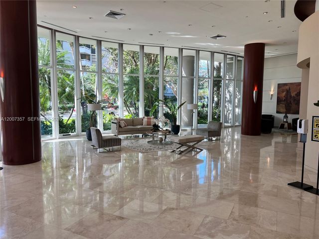 2475 Brickell Ave 2207, Miami, FL 33129