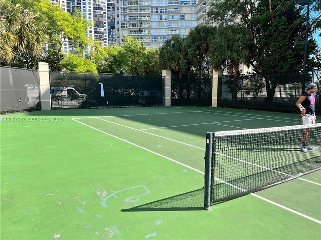 2475 Brickell Ave 2207, Miami, FL 33129