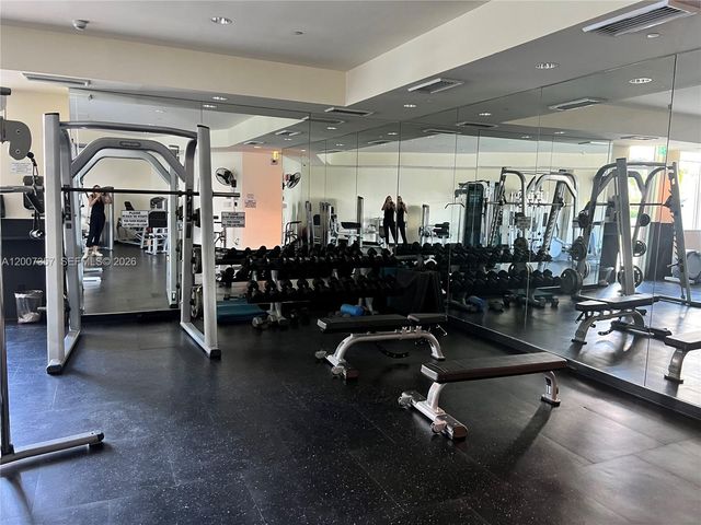 2475 Brickell Ave 2207, Miami, FL 33129