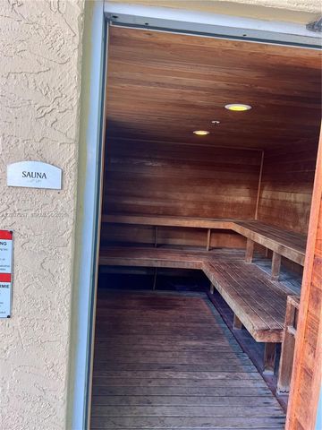 2475 Brickell Ave 2207, Miami, FL 33129