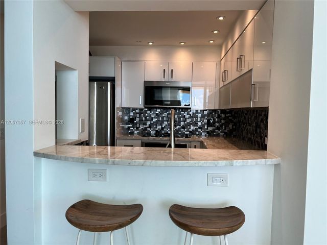 2475 Brickell Ave 2207, Miami, FL 33129