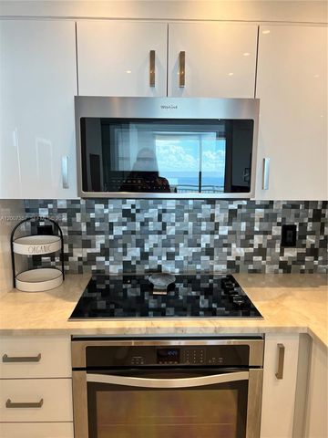 2475 Brickell Ave 2207, Miami, FL 33129