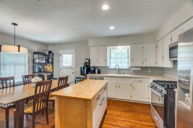 9222 Livenshire Drive, Dallas, TX 75238