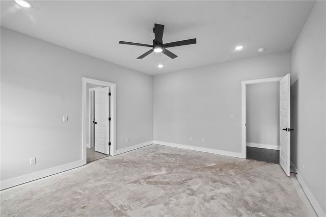 1001 Autumn Royal Avenue, Lowell, AR 72745