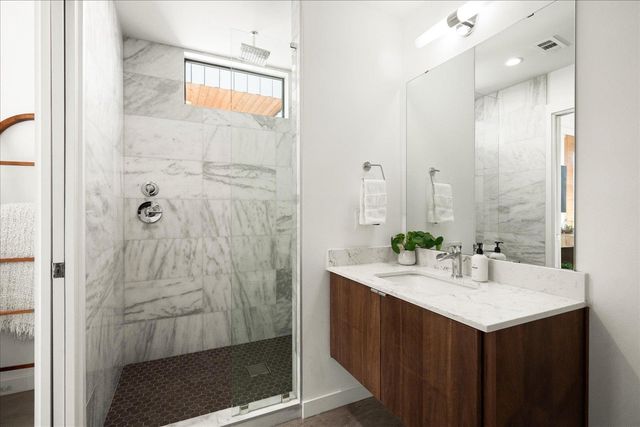 2214 S 3rd ST B, Austin, TX 78704