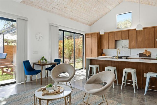 2214 S 3rd ST B, Austin, TX 78704