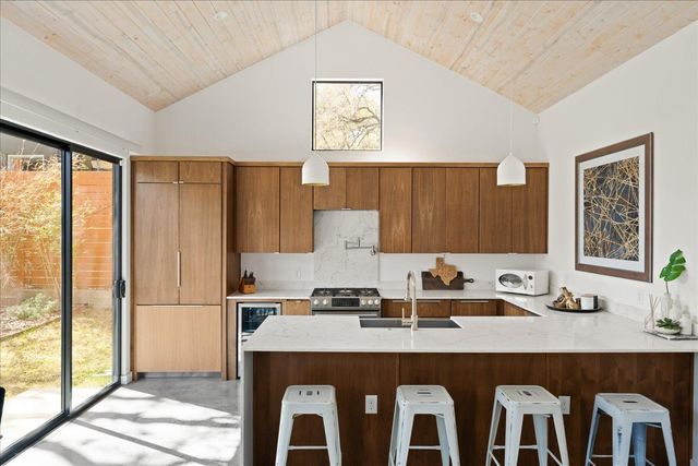 2214 S 3rd ST B, Austin, TX 78704