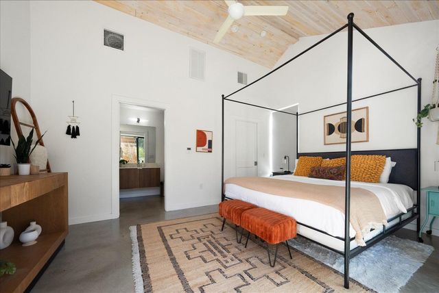 2214 S 3rd ST B, Austin, TX 78704