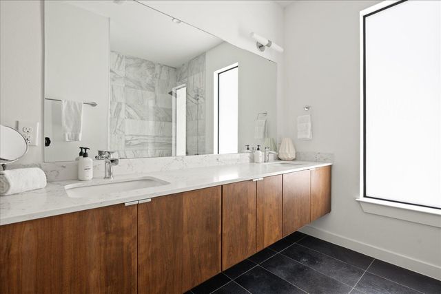 2214 S 3rd ST B, Austin, TX 78704