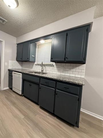 4716 SE CHERRY HILL LN Lane, Oklahoma City, OK 73135