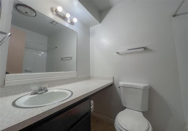 4716 SE CHERRY HILL LN Lane, Oklahoma City, OK 73135