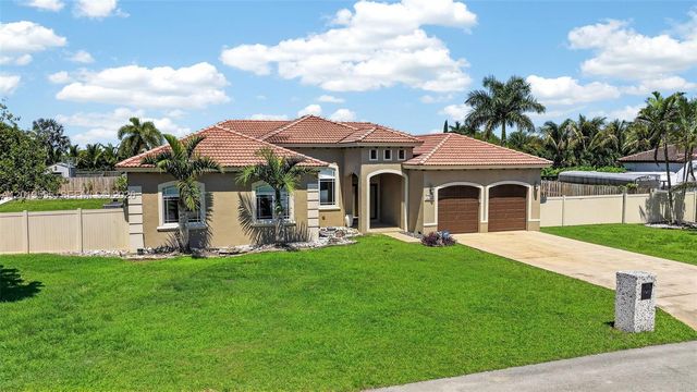 32204 SW 205th Ave, Homestead, FL 33030