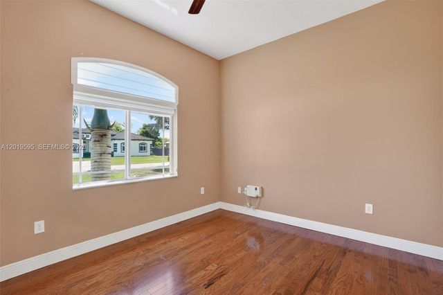 32204 SW 205th Ave, Homestead, FL 33030