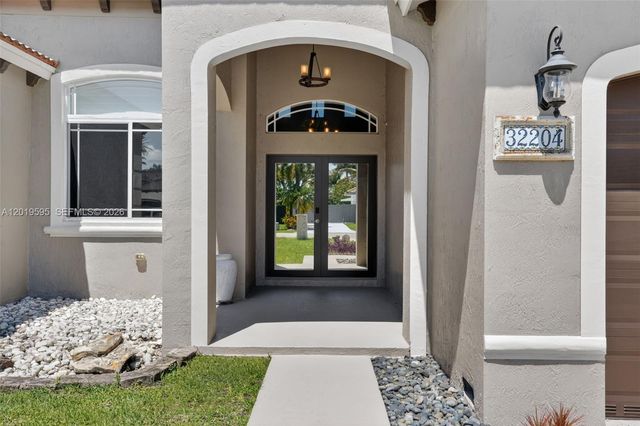 32204 SW 205th Ave, Homestead, FL 33030