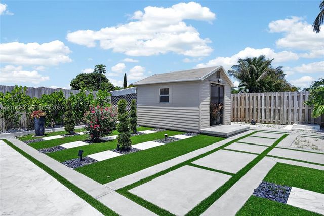32204 SW 205th Ave, Homestead, FL 33030