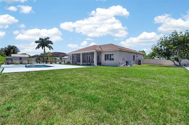 32204 SW 205th Ave, Homestead, FL 33030