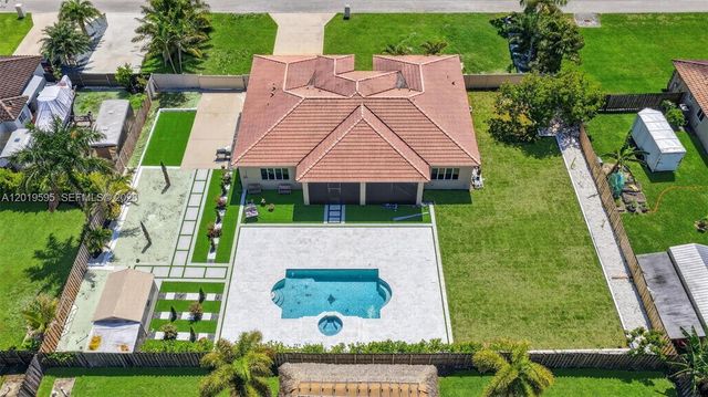 32204 SW 205th Ave, Homestead, FL 33030