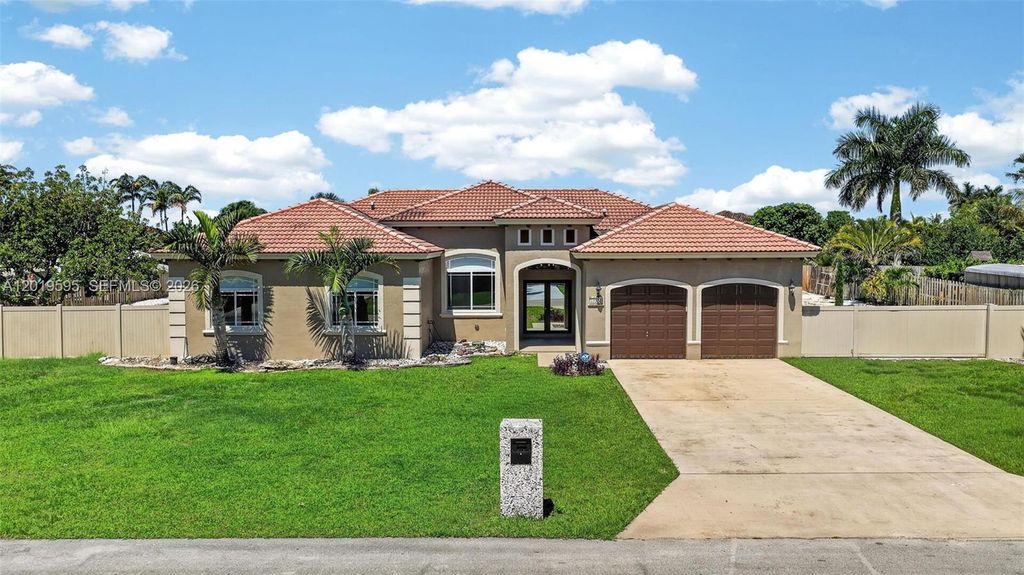 32204 SW 205th Ave, Homestead, FL 33030