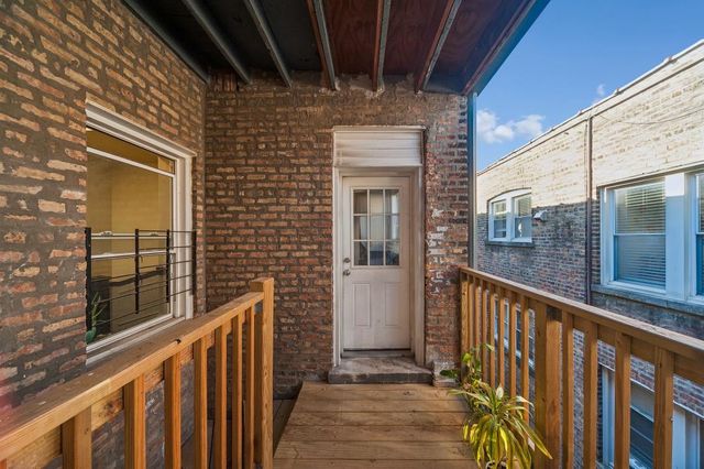 2757 W Arthur Avenue 3, Chicago, IL 60645