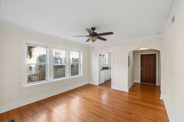 2757 W Arthur Avenue 3, Chicago, IL 60645