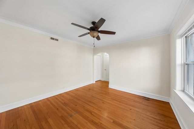 2757 W Arthur Avenue 3, Chicago, IL 60645