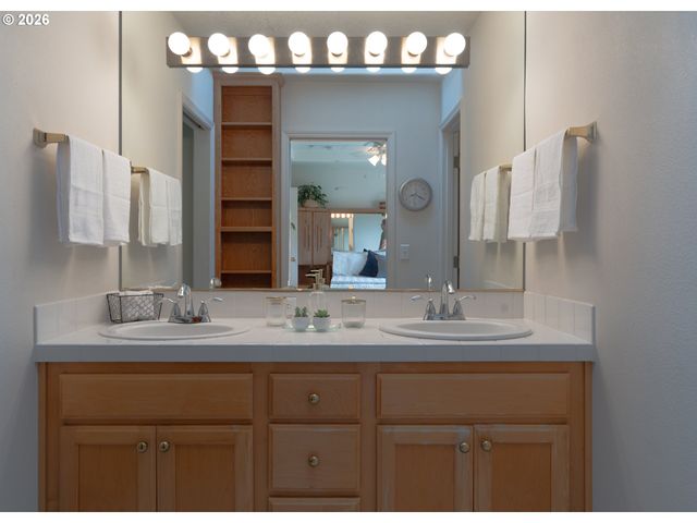 2731 KNOX RIDGE Ter, Forest Grove, OR 97116