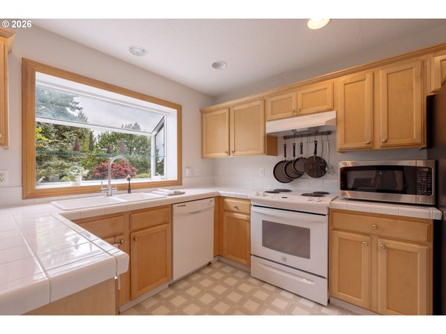 2731 KNOX RIDGE Ter, Forest Grove, OR 97116