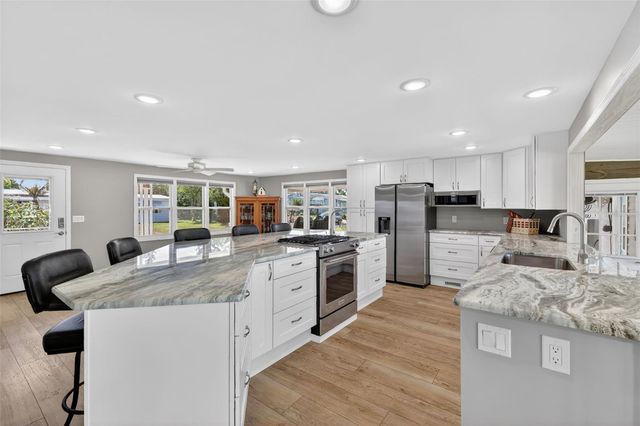 1015 SOUTHLAND DRIVE, Tavares, FL 32778