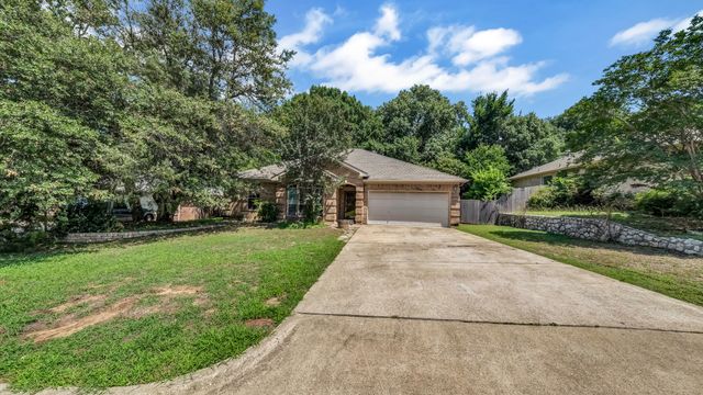 2205 Country Brook Drive, Weatherford, TX 76087