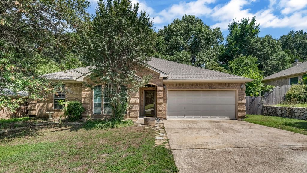 2205 Country Brook Drive, Weatherford, TX 76087