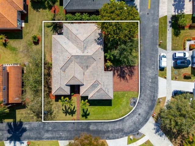 2570 SE 4th Place, Homestead, FL 33033