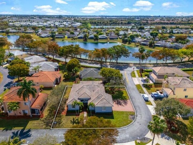 2570 SE 4th Place, Homestead, FL 33033