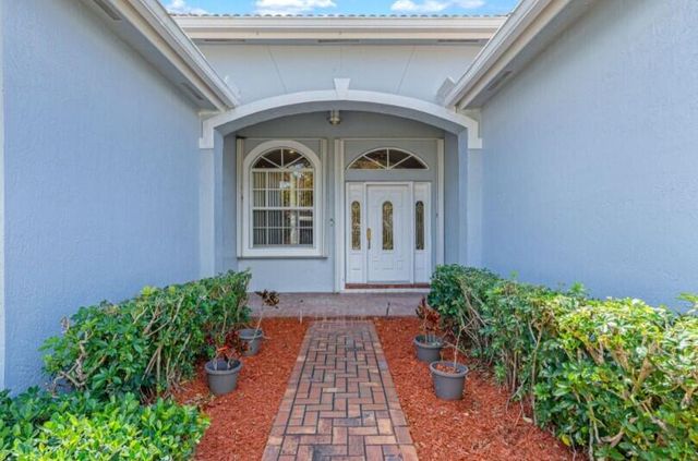 2570 SE 4th Place, Homestead, FL 33033