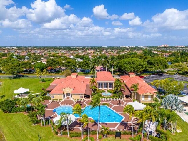 2570 SE 4th Place, Homestead, FL 33033