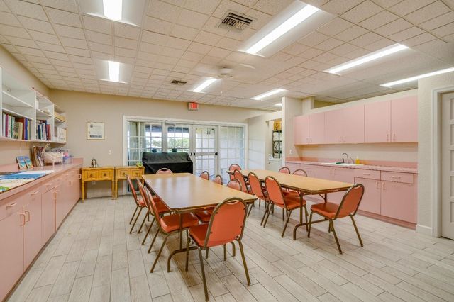 2570 SE 4th Place, Homestead, FL 33033
