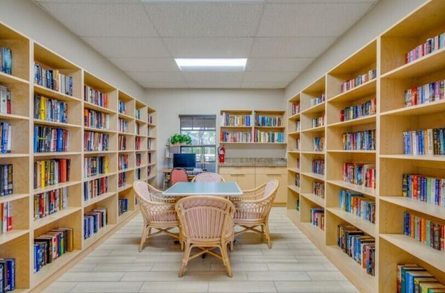 2570 SE 4th Place, Homestead, FL 33033
