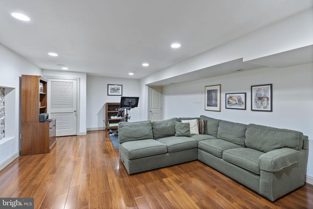 1101 S CLINTON ST, Baltimore, MD 21224