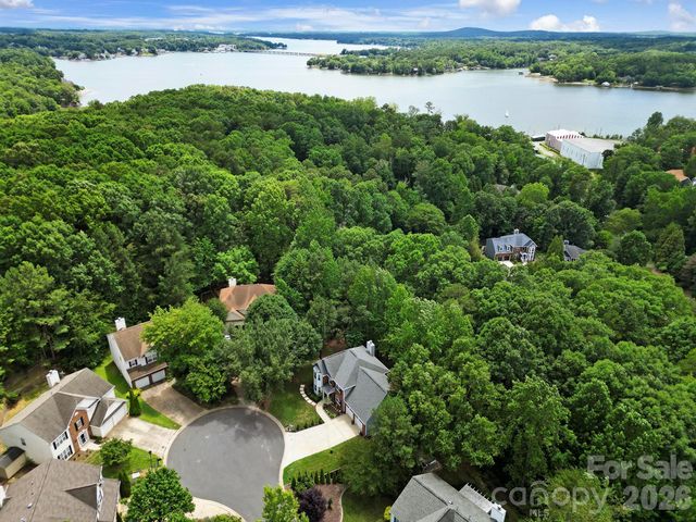 14338 Crown Harbor Drive, Charlotte, NC 28278