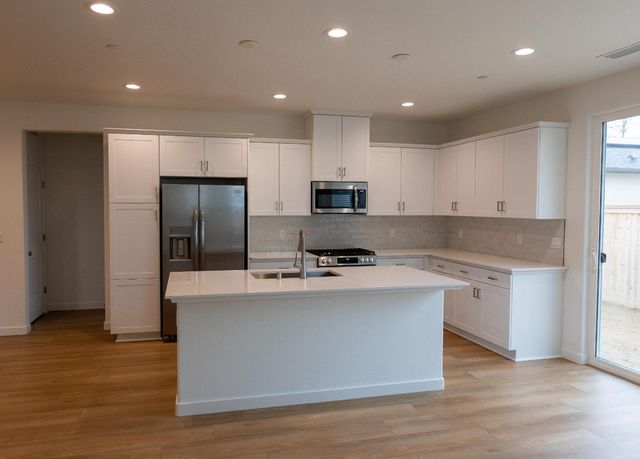 4177 Agnes Lane, Madera, CA 93636