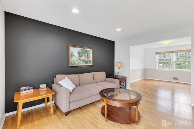 8 Queens Place, Old Bridge, NJ 08857