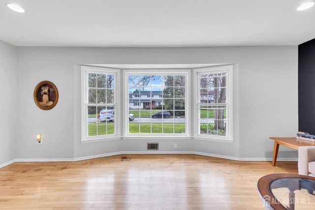 8 Queens Place, Old Bridge, NJ 08857