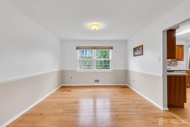 8 Queens Place, Old Bridge, NJ 08857