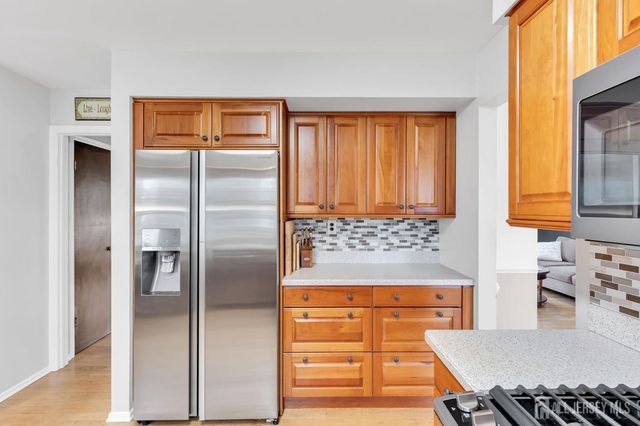 8 Queens Place, Old Bridge, NJ 08857