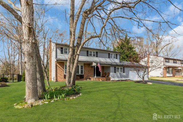 8 Queens Place, Old Bridge, NJ 08857