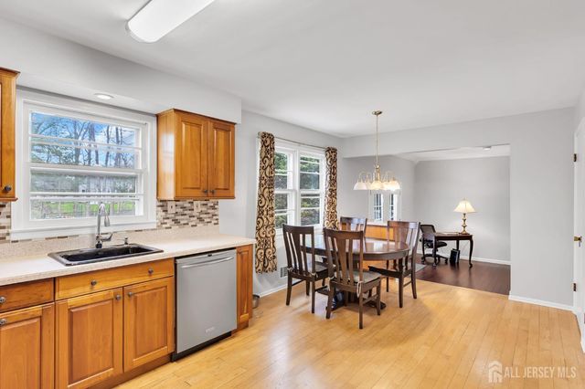 8 Queens Place, Old Bridge, NJ 08857