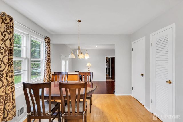 8 Queens Place, Old Bridge, NJ 08857