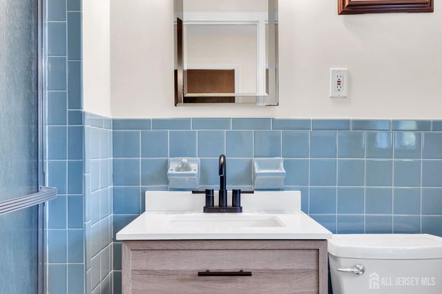 8 Queens Place, Old Bridge, NJ 08857