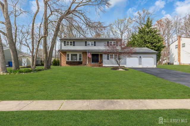 8 Queens Place, Old Bridge, NJ 08857