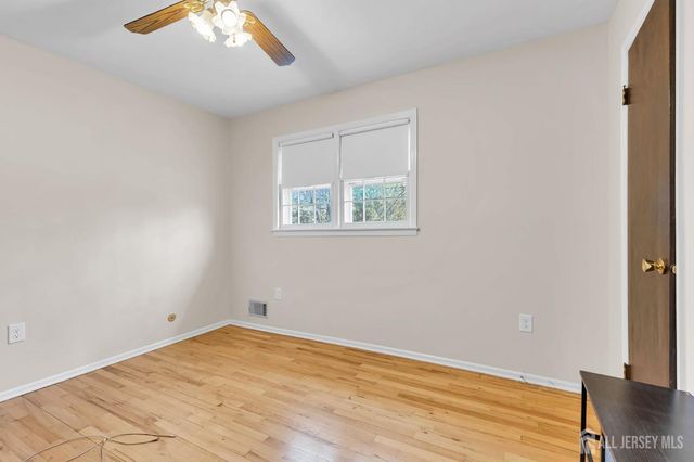 8 Queens Place, Old Bridge, NJ 08857